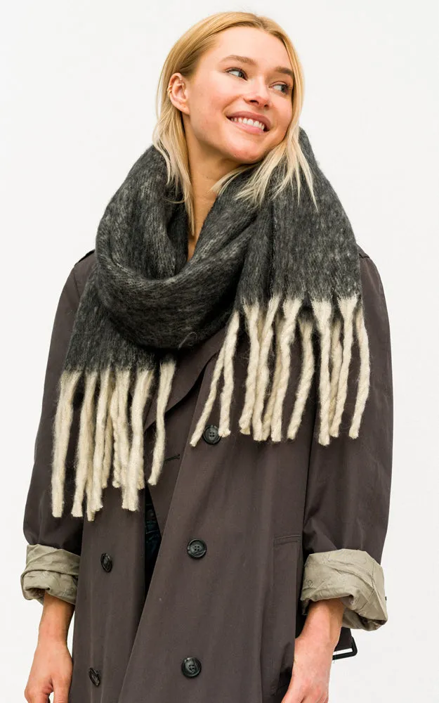 BASC6013 Grunge Oblong Scarf w/Fringes