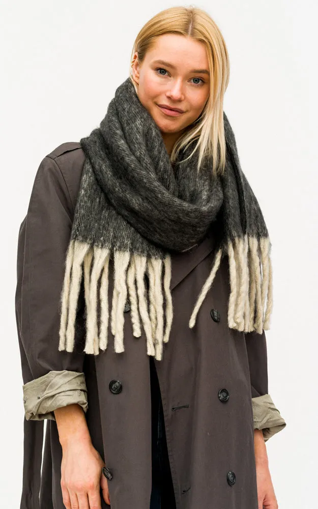 BASC6013 Grunge Oblong Scarf w/Fringes