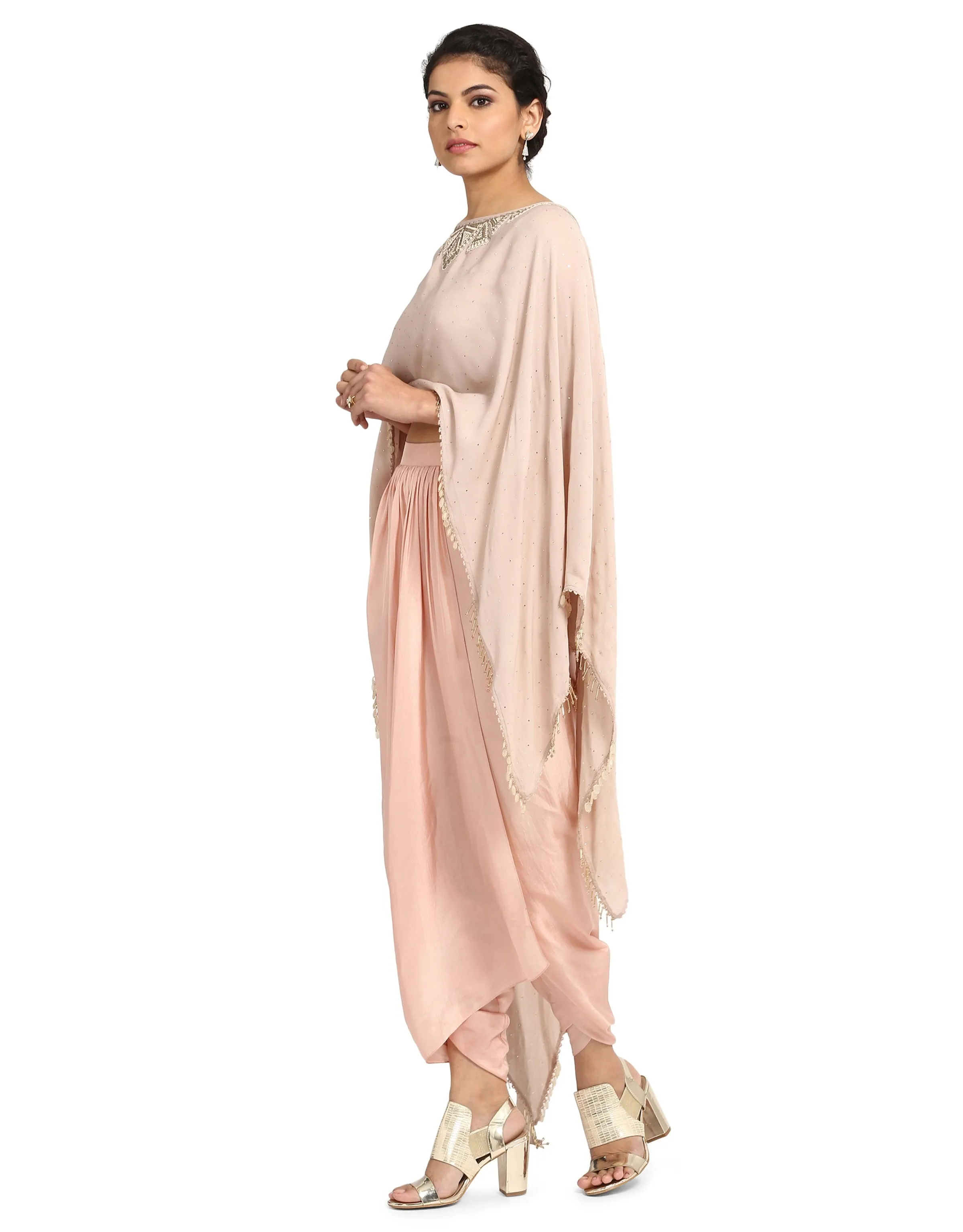 Mukaish Embroidered Cape- Peach